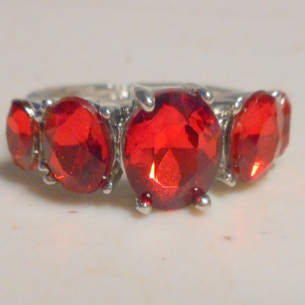 5 RED STONES, RING, silver metal BAND, sz 7  NWOT